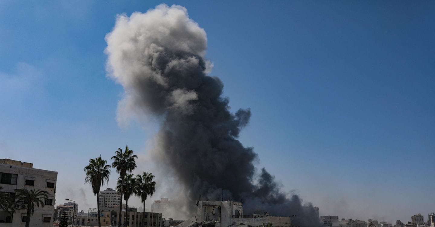 Idf, colpito un grattacielo a Gaza City. Katz: «Gaza City castello di carte. Lo skyline sta cambiando»