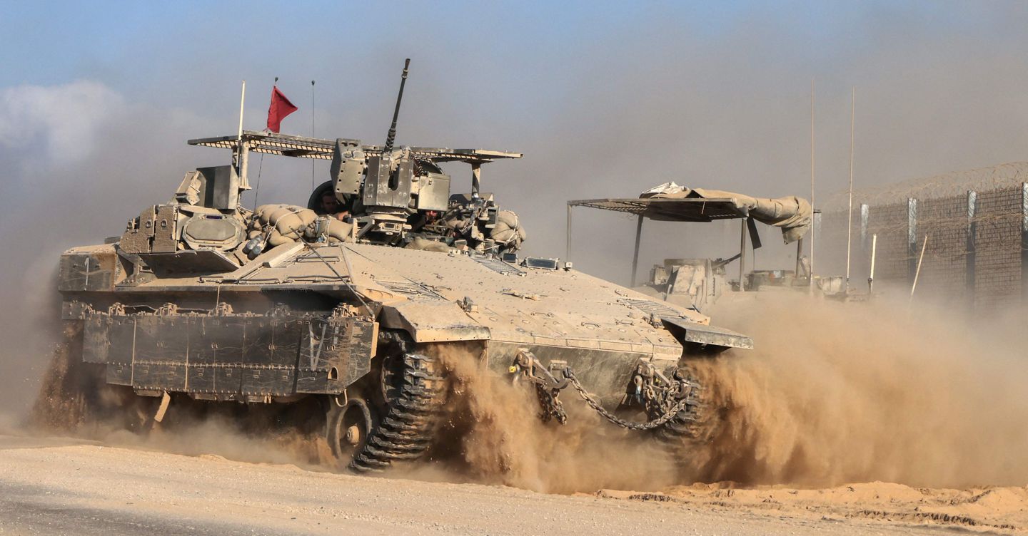 Israele lancia operazione di terra, carri armati a Gaza City. Paura per gli ostaggi