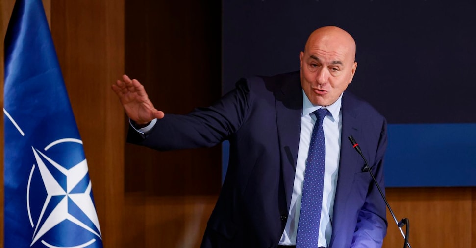 Crosetto: «Nato? Disponibili su Samp-T e aerei radar»