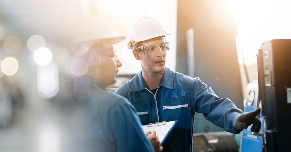 Lavoro, ecco in quali settori le retribuzioni aumentano e dove calano Lavoro, ecco in quali settori le retribuzioni aumentano e dove calano
