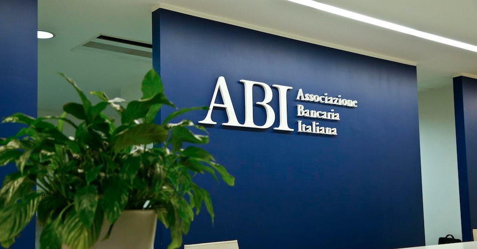 Manovra, dalla flat tax alle banche: i nodi della maggioranza. Oggi si riunisce l’esecutivo Abi Manovra, dalla flat tax alle banche: i nodi della maggioranza. Oggi si riunisce l’esecutivo Abi