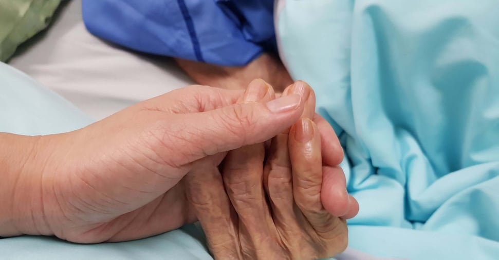 Fine vita, la Sardegna approva la legge: dalle Asl supporto tecnico, farmaco e medici
