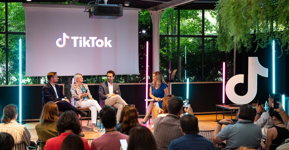 TikTok raggiunge i 23,9 milioni di utenti in Italia, sullo shop 8mila venditori TikTok raggiunge i 23,9 milioni di utenti in Italia, sullo shop 8mila venditori