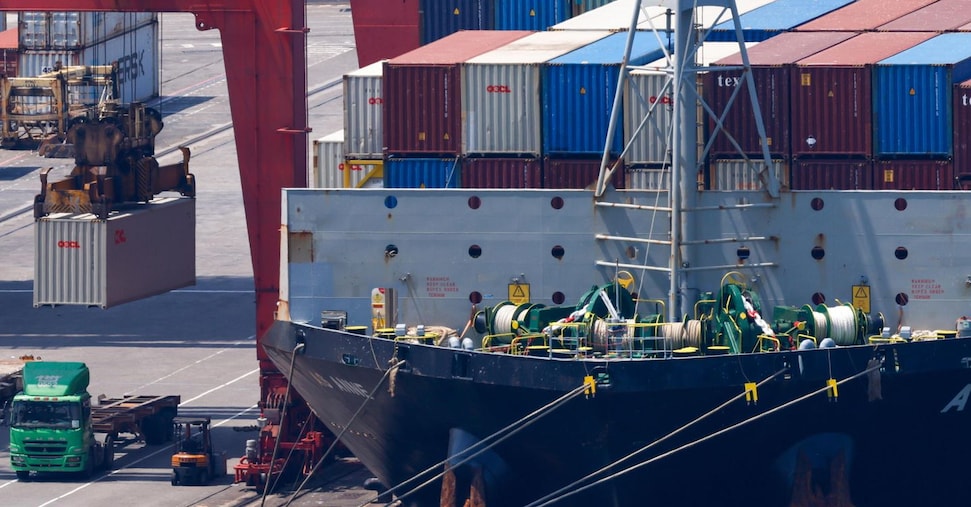 Ravenna, bloccati container di esplosivi diretti a Haifa. Tajani: «Non sono armi italiane» Ravenna, bloccati container di esplosivi diretti a Haifa. Tajani: «Non sono armi italiane»