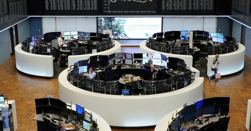 Borse Ue prudenti dopo record Wall Street. La Boj lascia invariati i tassi