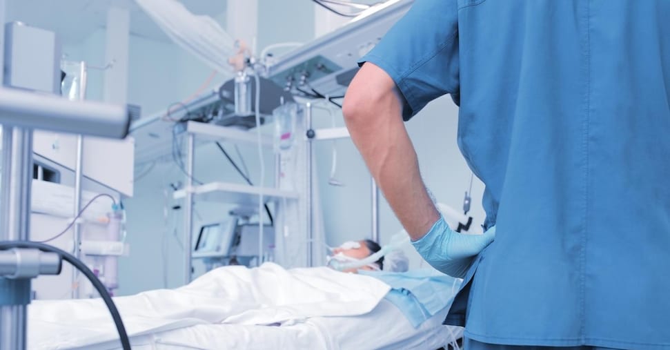 Fine vita, gli oncologi vogliono una legge e per il 63% sono favorevoli all’eutanasia