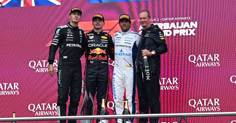 Caos a Baku: Piastri a muro, vince Verstappen. Sorpresa Sainz sul podio