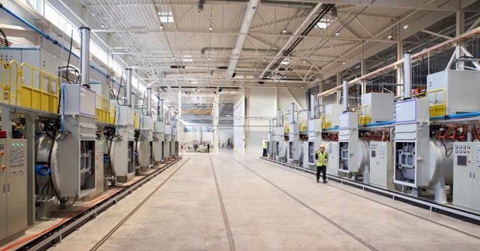 Auto elettriche: apre in Estonia la più grande fabbrica di magneti fuori dalla Cina