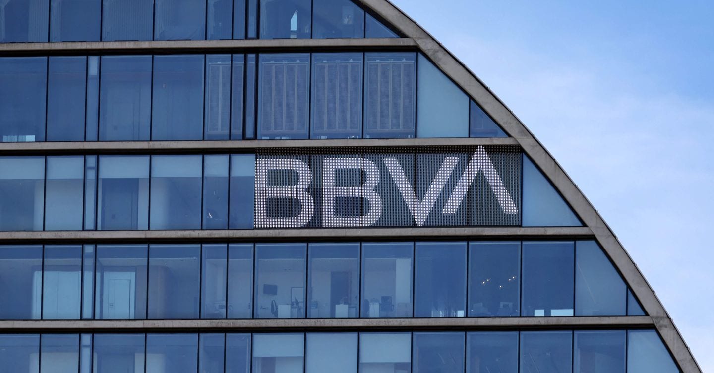 Bbva alza offerta per Sabadell, banca catalana valorizzata 17 miliardi di euro