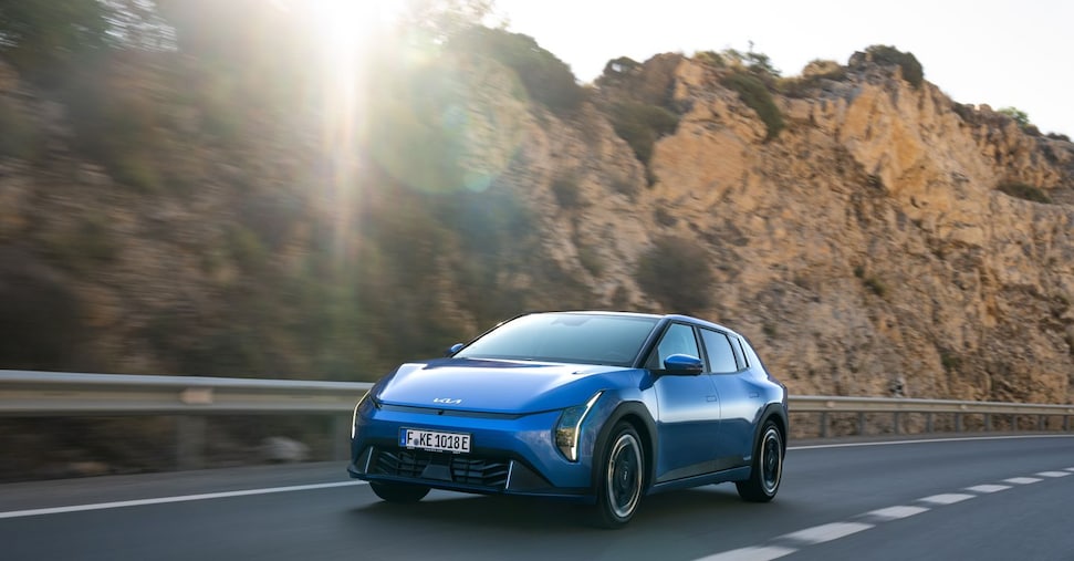 Kia EV4, la prova su strada della berlina elettrica che fa oltre 600 km con una ricarica