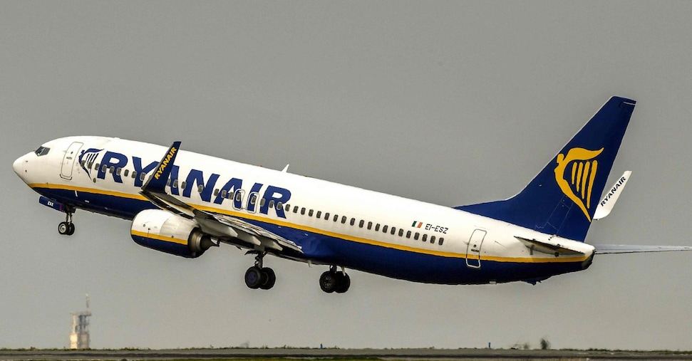 Ryanair, dal 12 novembre rischio supplemento di 55 euro per chi non avrà carta d’imbarco digitale Ryanair, dal 12 novembre rischio supplemento di 55 euro per chi non avrà carta d’imbarco digitale