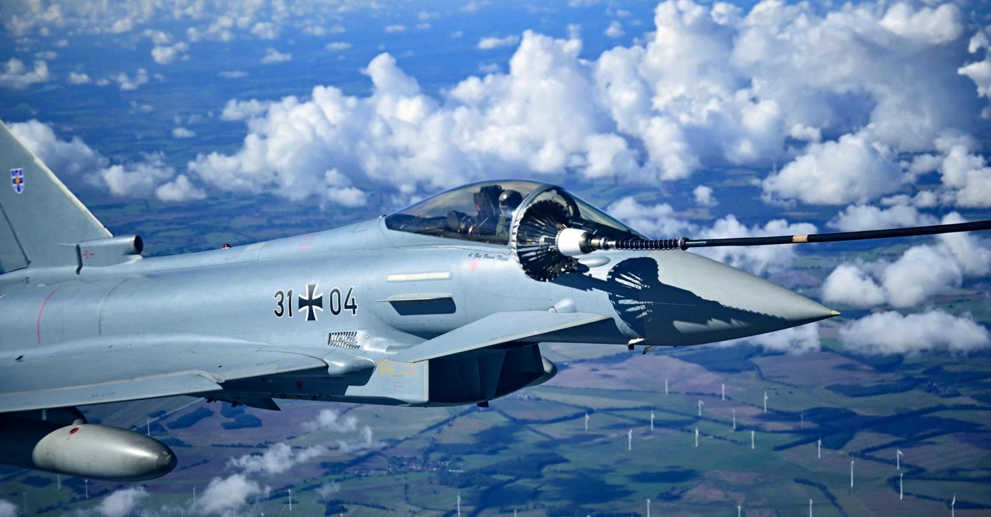 Caccia Nato intercettano cinque jet russi vicino alla Lettonia. Capo Pentagono convoca in Virginia centinaia di generali