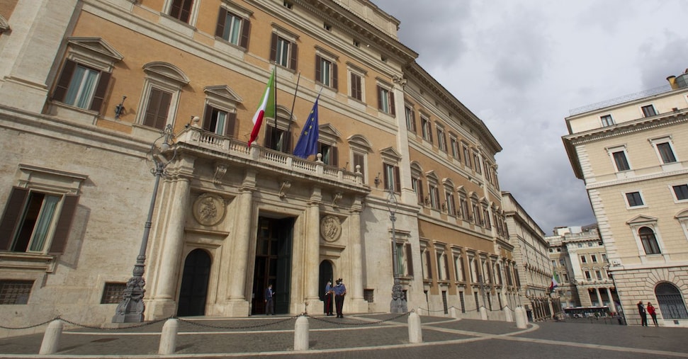 Enti locali, una tantum da 2.500 euro con il doppio rinnovo del contratto