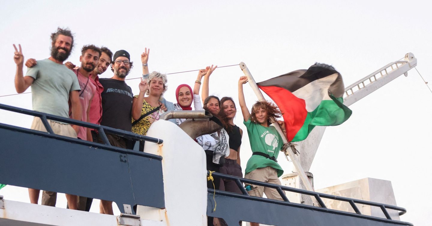 Flotilla pronta a far rotta su Gaza. Respinto l’appello di Mattarella perché accolga la mediazione