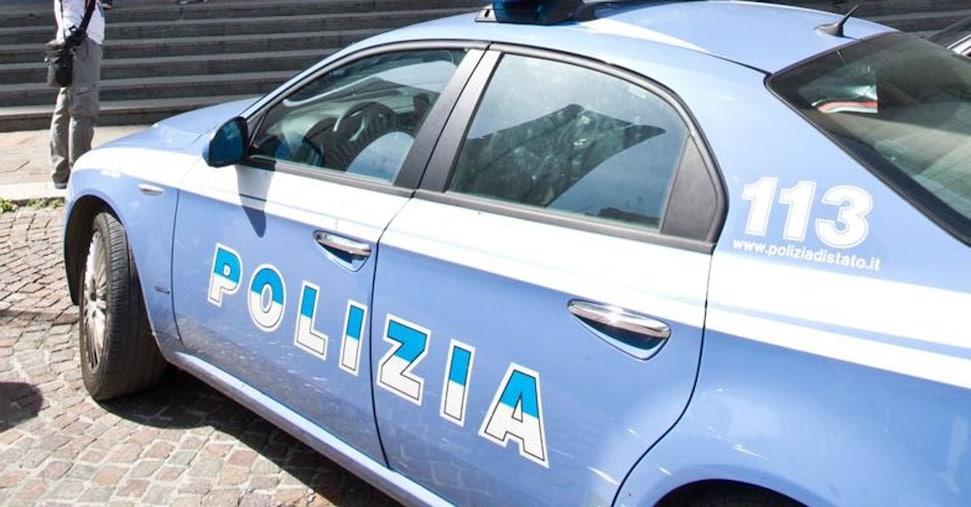 Giovane sequestrato in piazza da banditi incappucciati