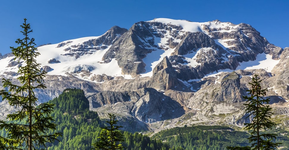 Il senso di comunità e di futuro salverà le nostre montagne Il senso di comunità e di futuro salverà le nostre montagne