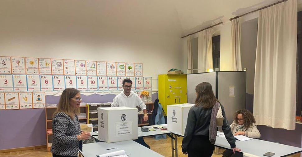 Valle d’Aosta, Union Valdotaine apre i negoziati: segnali di dialogo da Pd e centrodestra Valle d’Aosta, Union Valdotaine apre i negoziati: segnali di dialogo da Pd e centrodestra