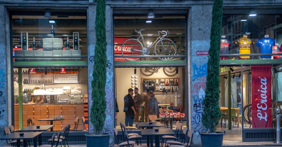 Il ciclismo vintage conquista le città: Milano rilancia la corsa dei Caffè Eroica Il ciclismo vintage conquista le città: Milano rilancia la corsa dei Caffè Eroica