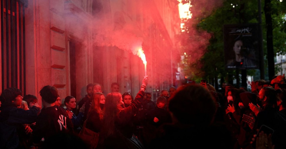Francia in piazza contro i tagli alla spesa pubblica con manifestazioni in 200 città