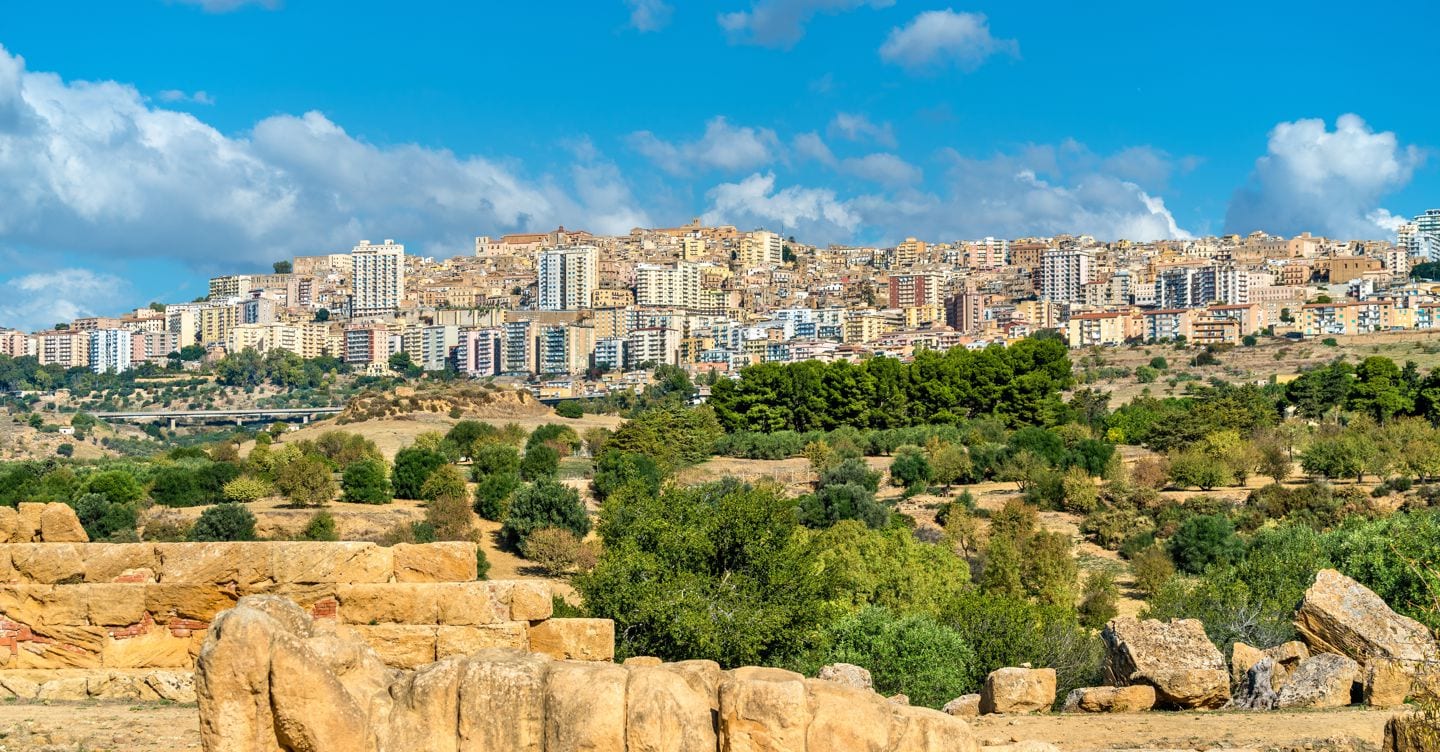 https://i2.res.24o.it/images2010/S24/Documenti/2025/10/04/Immagini/Ritagli/AdobeStock_180653314-U13514364648AHR-1440x752@IlSole24Ore-Web.jpeg