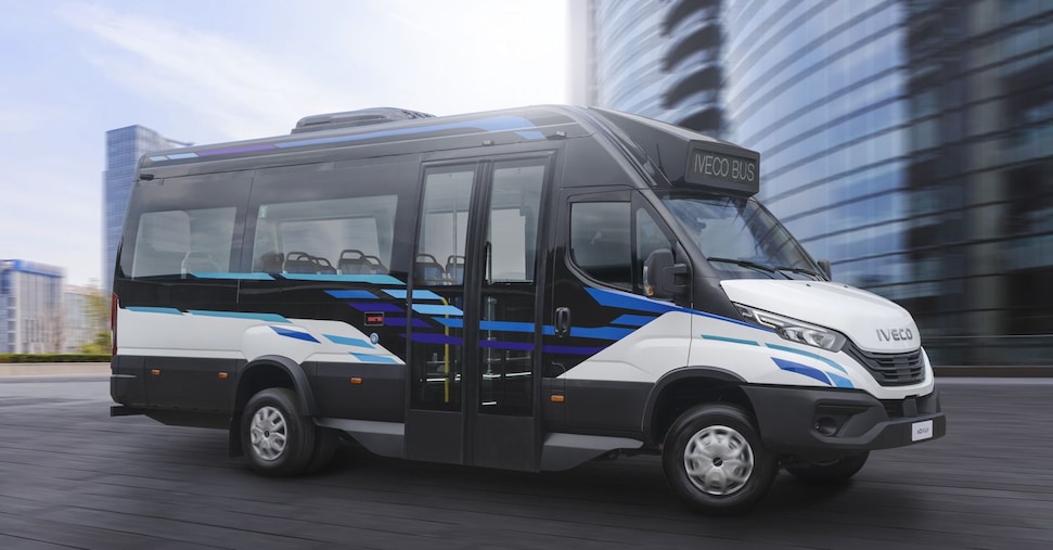 Cresce l’elettrico nei city bus, Iveco presenta il minibus Daily di Suzzara