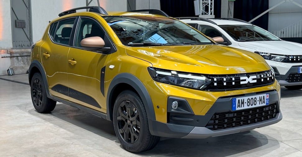 Dacia Sandero e Jogger restyling, arriva il motore full hybrid e Gpl con cambio automatico Dacia Sandero e Jogger restyling, arriva il motore full hybrid e Gpl con cambio automatico