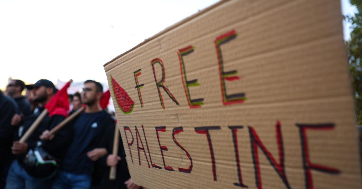 Flotilla, esposti degli attivisti  all’attenzione dei pm di Roma. Gaza, raid Idf continuano