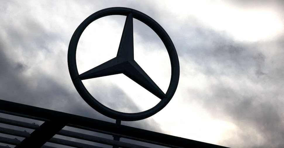 Mercedes, calano le vendite in Cina e Usa. Produzione elettrica verso l’Ungheria