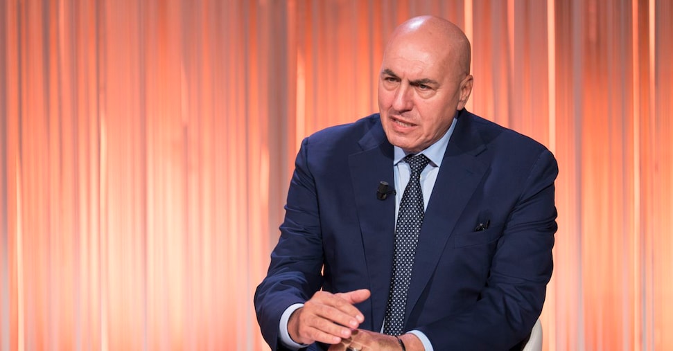 Crosetto sottoposto a intervento, asportati 3 polipi. Il ministero: «È in buone condizioni»