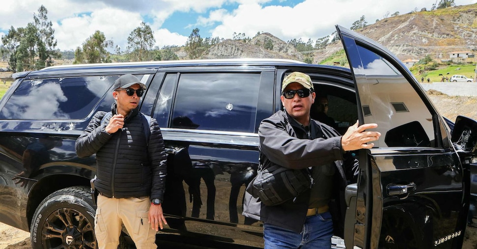 Ecuador, spari contro l’auto del presidente Noboa: illeso