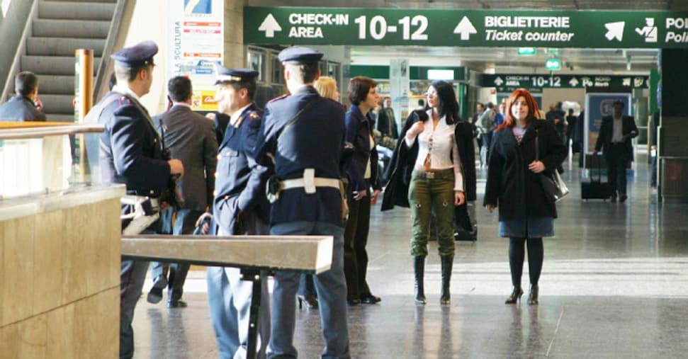 Viaggiatori extra-UE, nuove regole biometriche per entrare in Europa Viaggiatori extra-UE, nuove regole biometriche per entrare in Europa