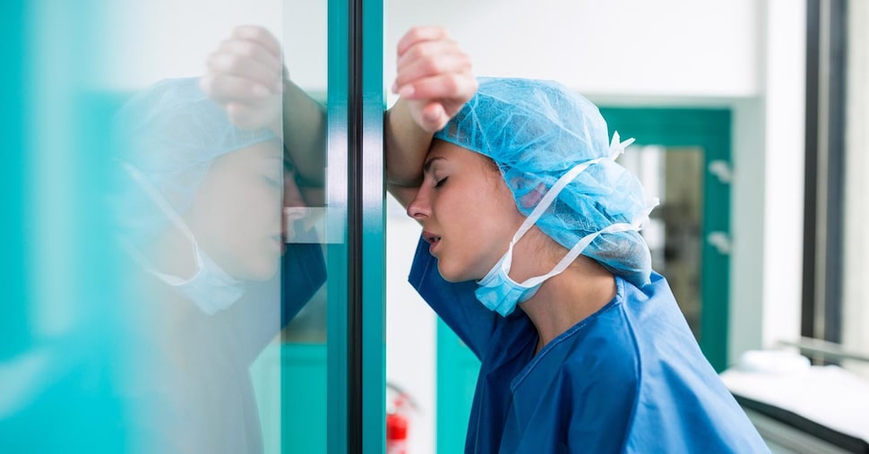 Super lavoro, bullismo e violenze: anche in Italia per medici e infermieri depressione e il pensiero del suicidio Super lavoro, bullismo e violenze: anche in Italia per medici e infermieri depressione e il pensiero del suicidio