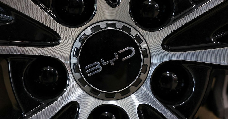 Auto elettriche, boom cinese in settembre. E l’Europa rischia otto fabbriche
