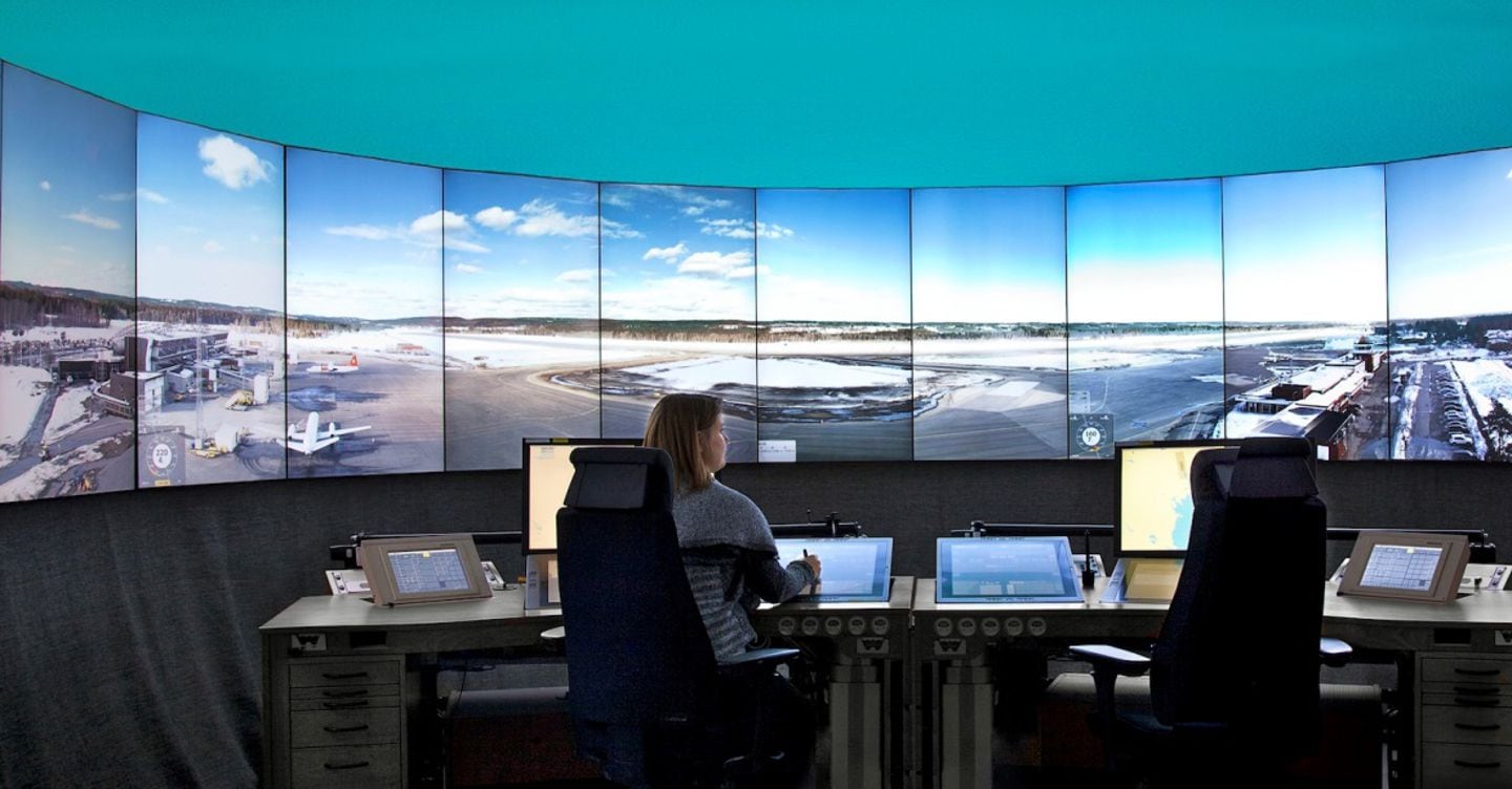 Sfide nel cielo: carenza di controllori di volo e l'avvento dell'intelligenza artificiale