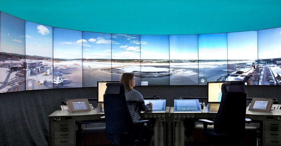 Controllori di volo, le sfide tra carenza di personale e l’era dell’IA