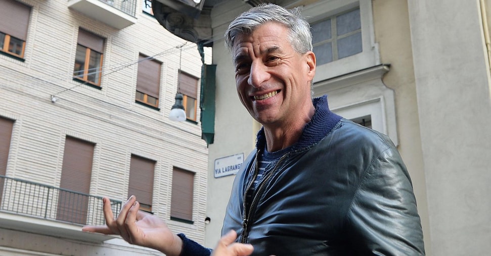 Cattelan, tutte le sue opere (e le sue parole) in un libro Cattelan, tutte le sue opere (e le sue parole) in un libro