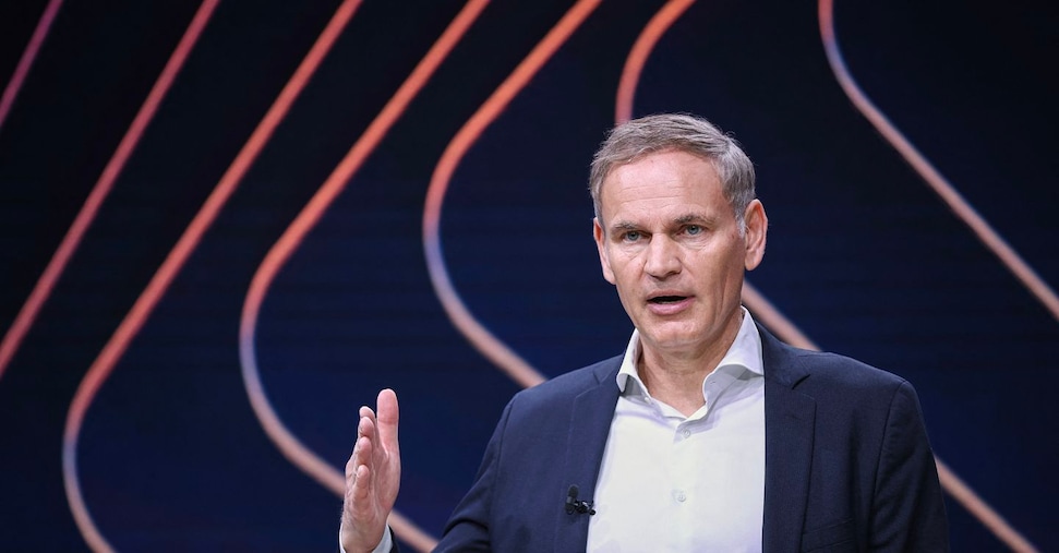 Blume lascia la guida di Porsche: doppio incarico con Volkswagen al capolinea