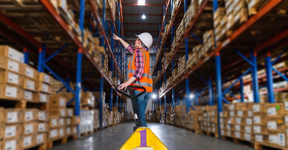 Logistica, la frode delle coop apri e chiudi per abbattere i costi