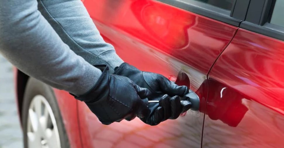 Boom di furti parziali di auto in Italia. I numeri delle vandalizzazioni