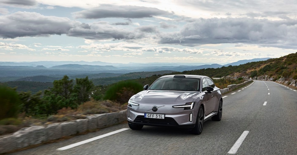 Volvo ES90, com’è e come va la nuova ammiraglia elettrica con i chip di Nvidia