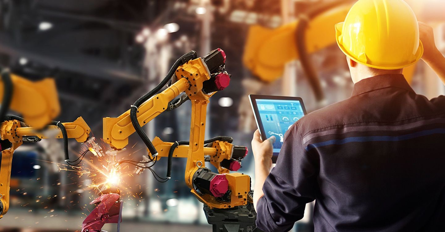 https://i2.res.24o.it/images2010/S24/Documenti/2025/10/23/Immagini/Ritagli/Industria-AdobeStock_219100685-U75037042786EPp-1440x752@IlSole24Ore-Web.jpg