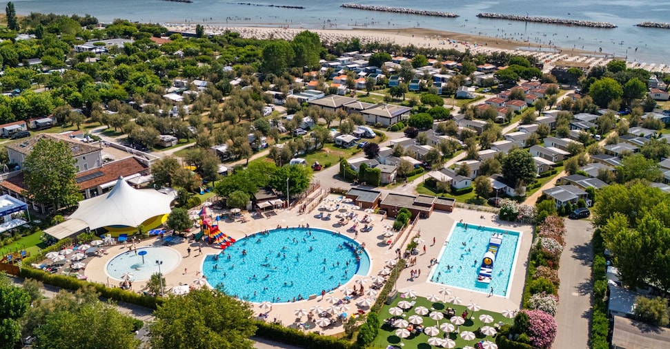 Turismo in campeggio e roulotte: estate 2025 con 8,5 miliardi di ricavi