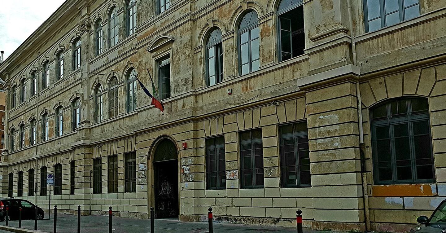https://i2.res.24o.it/images2010/S24/Documenti/2025/10/24/Immagini/Ritagli/Liceo_righi_roma-U81251670766HTB-1440x752@IlSole24Ore-Web.jpg