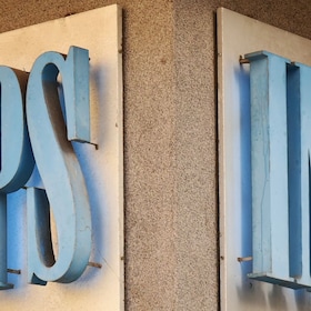 SEDE DELL' INPS, TARGA   INPS  LOGO