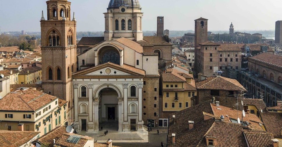 Percorsi urbani per scoprire a piedi 85 città d’Italia Percorsi urbani per scoprire a piedi 85 città d’Italia