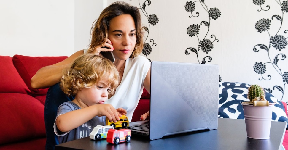 Manovra, dalle assunzioni ai congedi parentali: ecco le novità per le mamme Manovra, dalle assunzioni ai congedi parentali: ecco le novità per le mamme