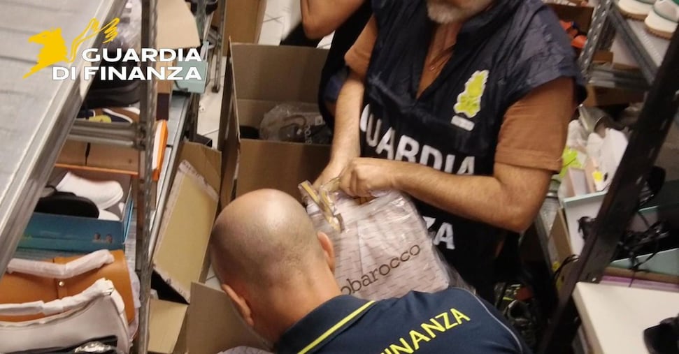 In nove mesi sequestrati 527 milioni di articoli contraffatti o non conformi In nove mesi sequestrati 527 milioni di articoli contraffatti o non conformi