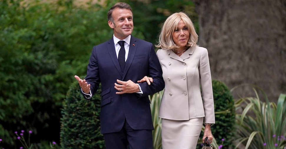 Cyberbullismo sessista ai danni di Brigitte Macron, dieci persone a processo Cyberbullismo sessista ai danni di Brigitte Macron, dieci persone a processo