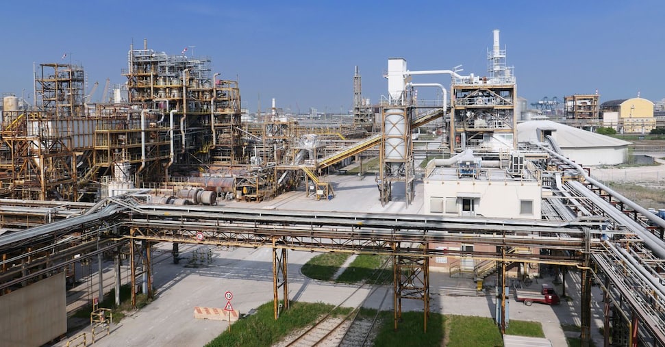 Alkeemia potenzia la produzione di fluoro e si prepara alla grafite Alkeemia potenzia la produzione di fluoro e si prepara alla grafite