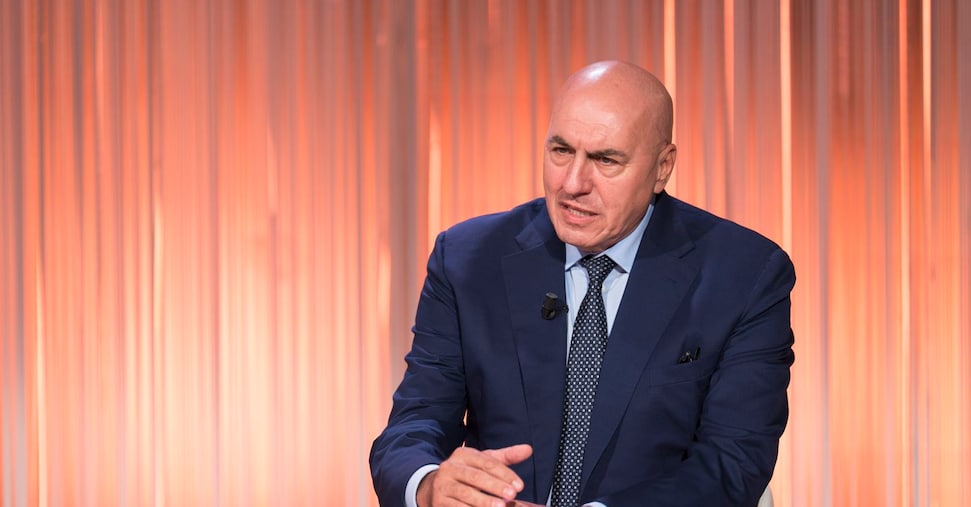 Crosetto: «Italiani insospettabili corrotti dalla Russia. Putin non tornerà indietro, Kiev decida se cedere territori» Crosetto: «Italiani insospettabili corrotti dalla Russia. Putin non tornerà indietro, Kiev decida se cedere territori»